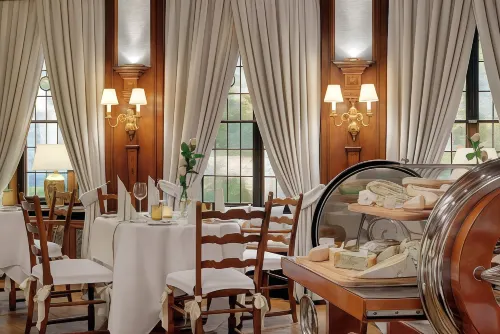 Hotel Europäischer Hof Heidelberg, Bestes Hotel Deutschlands in Historischer Architektur Dining Photos
