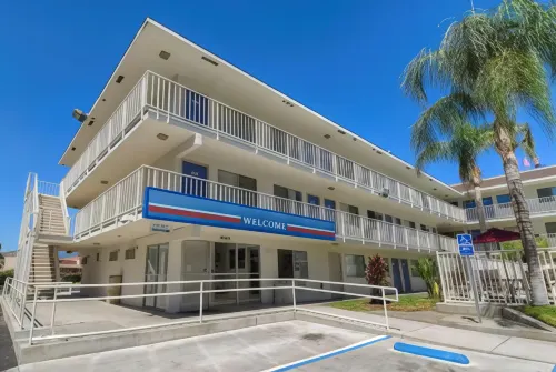 Motel 6 San Bernardino, CA - North Außen Photos
