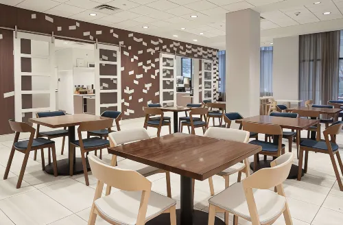 Embassy Suites by Hilton Raleigh Crabtree Ristorazione Photos