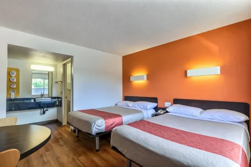 Motel 6 Pleasanton, CA Rooms Photos