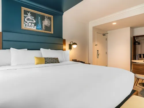 Hotel Belmont Vancouver MGallery Rooms Photos