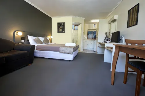 Lorne Coachman Inn Zimmer Photos