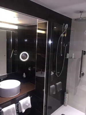 DoubleTree by Hilton London Victoria Photos