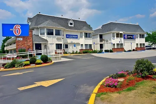 Motel 6 Enfield, CT - Hartford Exterior Photos