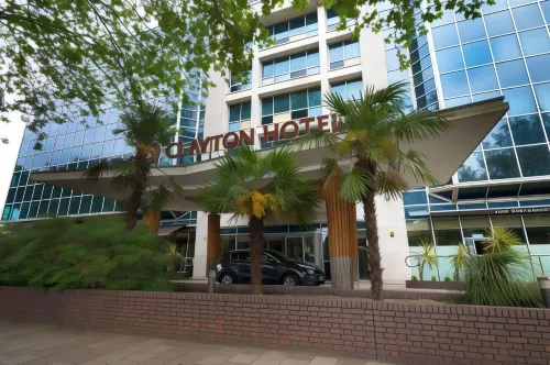 Clayton Hotel Chiswick Esterni Photos