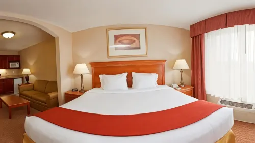 Holiday Inn Express & Suites Detroit - Utica Photos