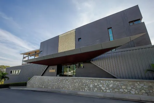 Gateway Hotel Exterior Photos