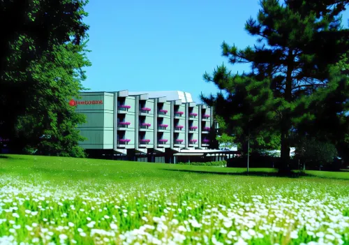 Ramada by Wyndham Nuernberg Parkhotel Exterior Photos