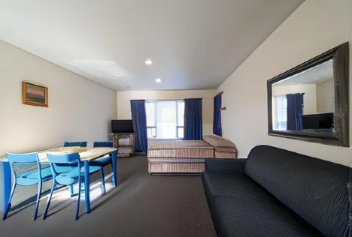Annabelle Court Motel Photos