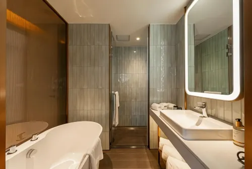 halo house Photos
