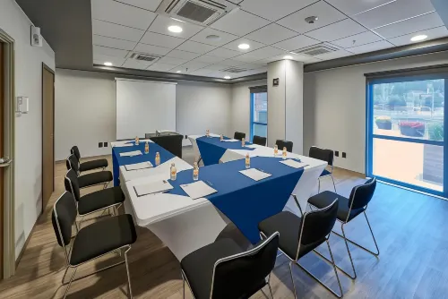 City Express Plus by Marriott Cali Colombia Business Facilities Photos