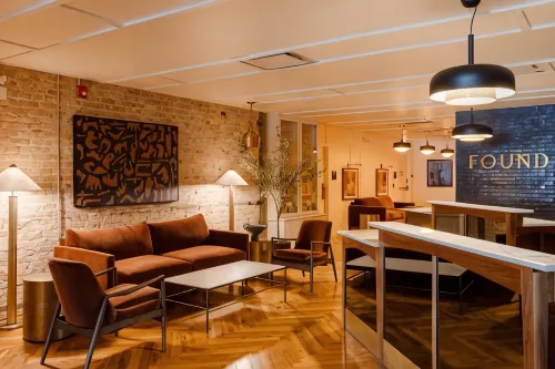 Found Hotel Chicago River North Public Areas Photos