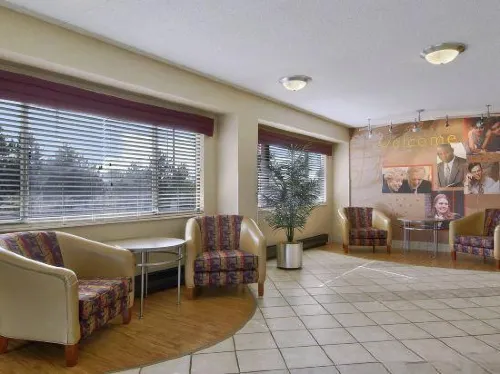 Super 8 by Wyndham Deerfield - Northbrook Public Areas Photos