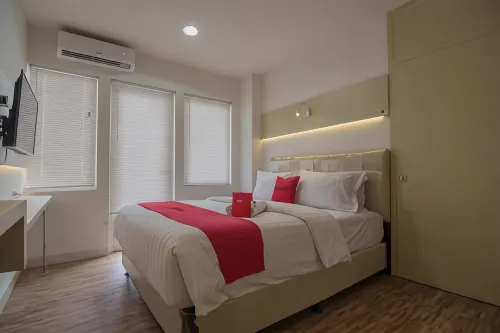 RedDoorz Apartment @ Sentul Tower Photos