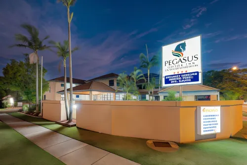 Pegasus Motor Inn and Serviced Apartments Exterior Photos