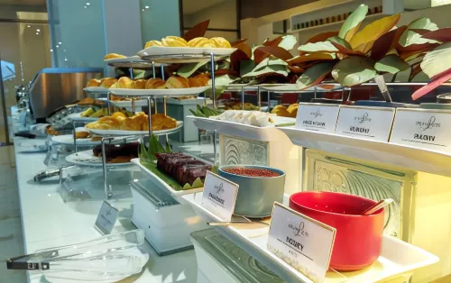 Platinum Hotel & Convention Hall Balikpapan Makanan Photos