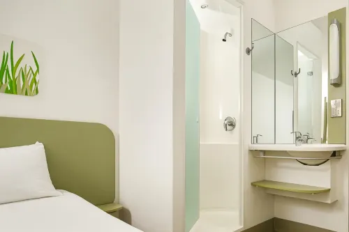 Ibis Budget Cardiff Centre Photos