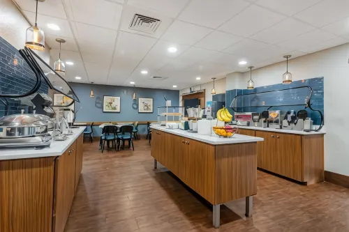 Best Western Plus Universal Inn Ăn uống Photos