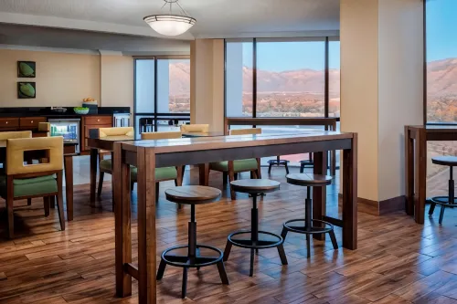 Marriott Albuquerque Restauration Photos
