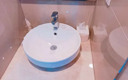 Win Premier Mangga Besar Kamar Photos