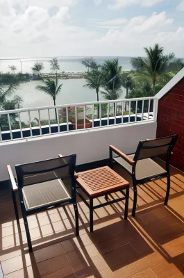 Best Western Phuket Ocean Resort Рядом с отелем Photos