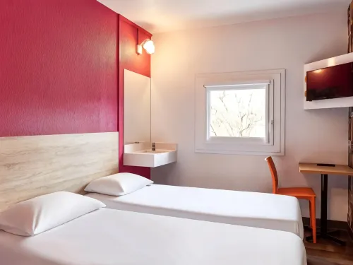Hotelf1 Cergy Chambres Photos