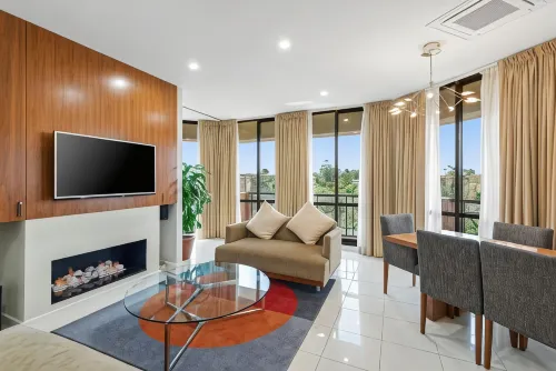 Amora Hotel Riverwalk Melbourne Photos
