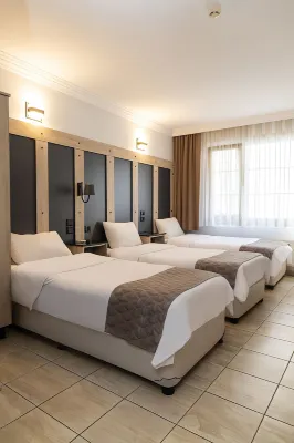 Galley Hotel Unggulan Photos