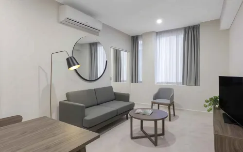 Brady Apartment Hotel Hardware Lane Rooms Photos