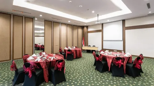 The New Atrium Hotel Yogyakarta Makanan Photos