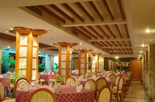 The Camelot Hotel Pattaya Питание Photos