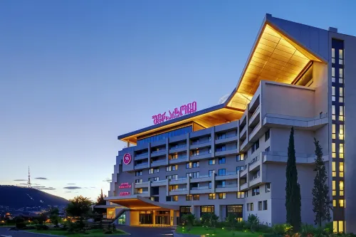 Sheraton Grand Tbilisi Metechi Palace Eksterior Photos