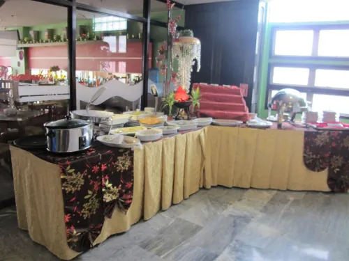 Sugbutel Family Hotel Cebu powered by Cocotel Питание Photos
