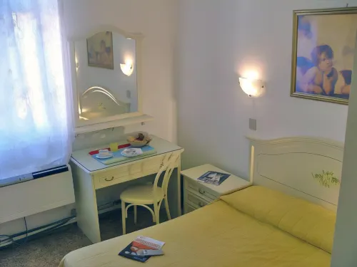 Hotel Airone Huoneet Photos