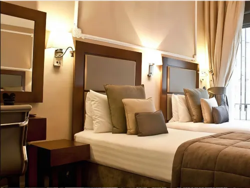 Gem Strathmore Hotel Rooms Photos