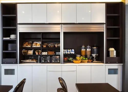 Best Western Buckingham Palace Rd Restauration Photos