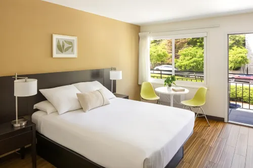 Park Lane Suites & Inn Rum Photos