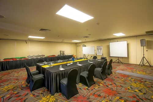Gateway Hotel Business Facilities Photos