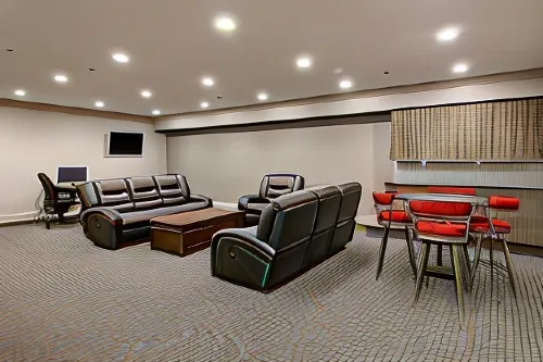 Chateau Nova Yellowknife Photos