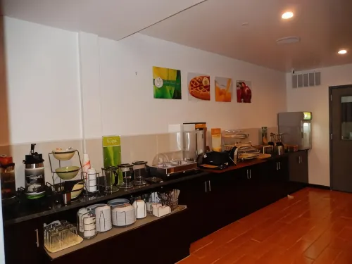 Quality Inn Near Sunset Park Restauration Photos
