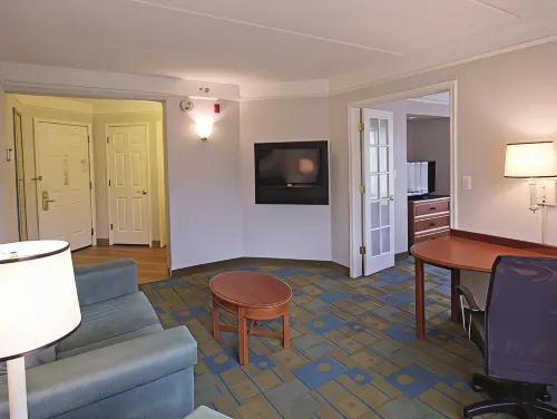 La Quinta Inn & Suites by Wyndham Orlando Lake Mary Photos