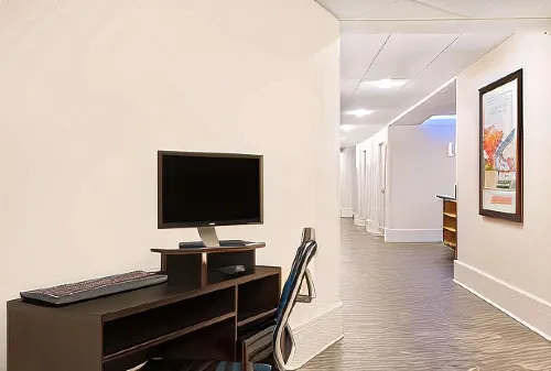 Howard Johnson by Wyndham Quincy/Boston Photos