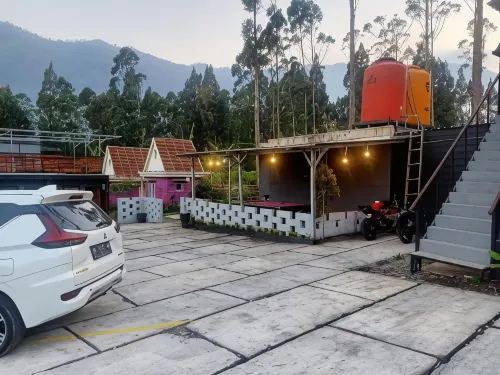 Istana Bromo Area Publik Photos