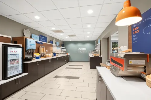 Holiday Inn Express & Suites Marysville Restauration Photos