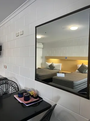 Y Motels Rockhampton Photos