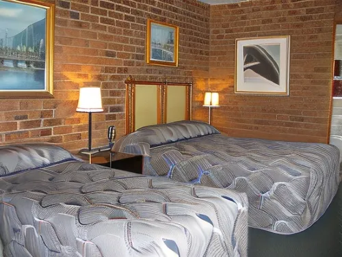 The Wayfarer Motel Photos