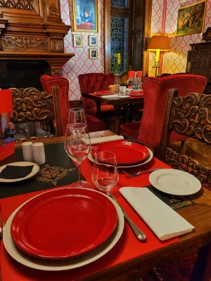 Le Manoir Saint Thomas Dining Photos