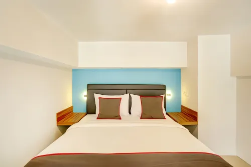 Super OYO Collection O 30 Amega Crown Sub Kamar Photos