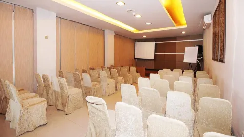 Avira Hotel Makassar Fasilitas Bisnis Photos