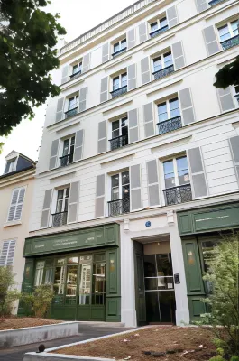 1,75 Paris la Trêve Außen Photos